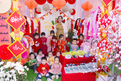 Trường mầm non Xuân Châu tổ chức hoạt động trải nghiệm “Hội Xuân 2025 và Bé với an toàn giao thông”